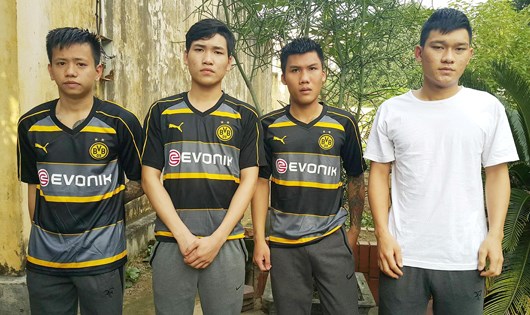 Bắt 4 đối tượng bị truy nã khi trốn tại Hà Nội Bắt 4 đối tượng bị truy nã khi trốn tại Hà Nội