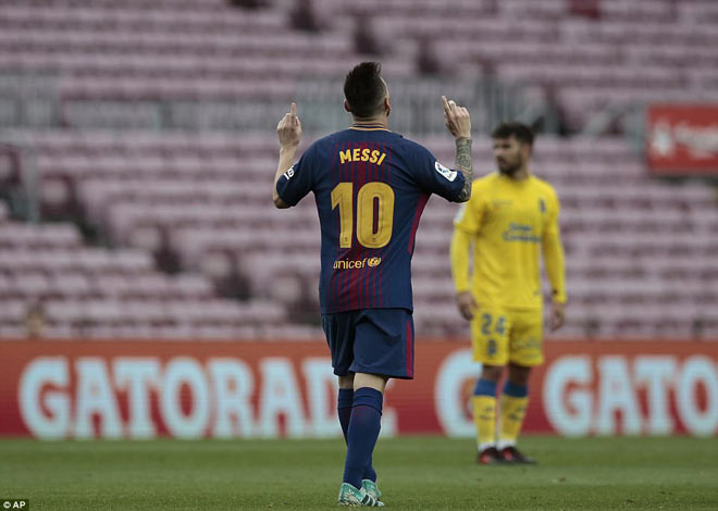 Messi ghi bàn như máy, diễn tuyệt kĩ Rô "béo" tô thêm vẻ đẹp Messi ghi bàn như máy, diễn tuyệt kĩ Rô "béo" tô thêm vẻ đẹp
