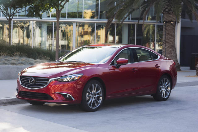 Mazda6 2017.5: Bản nâng cấp vội vã, giá từ 500 triệu đồng - 2