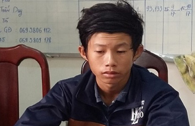 Dụ bé gái 4 tuổi vào buồng cho mượn điện thoại rồi hiếp dâm Dụ bé gái 4 tuổi vào buồng cho mượn điện thoại rồi hiếp dâm