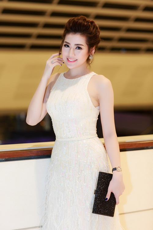 "Bạn gái Noo Phước Thịnh" là nữ MC VTV đẹp, sexy và nhiều đồ hiệu nhất? "Bạn gái Noo Phước Thịnh" là nữ MC VTV đẹp, sexy và nhiều đồ hiệu nhất?