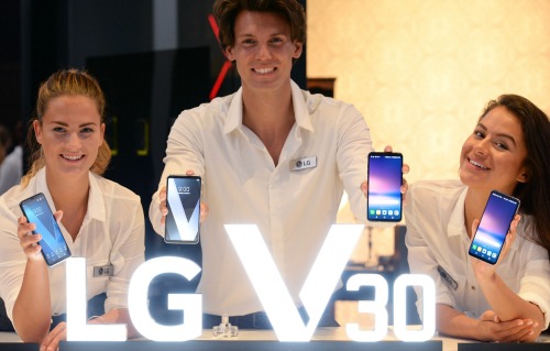 LG V30 và V30+ khác nhau ở điểm nào?