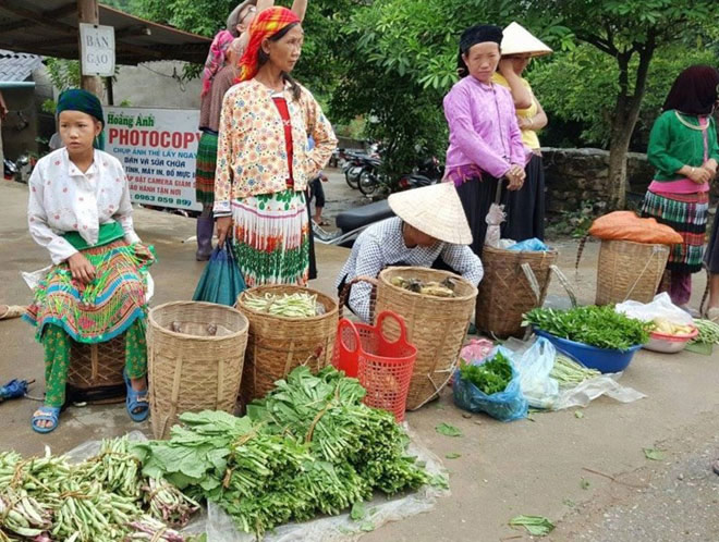 Mộc mạc chợ phiên Du Già - ảnh 3 Mộc mạc chợ phiên Du Già - ảnh 3