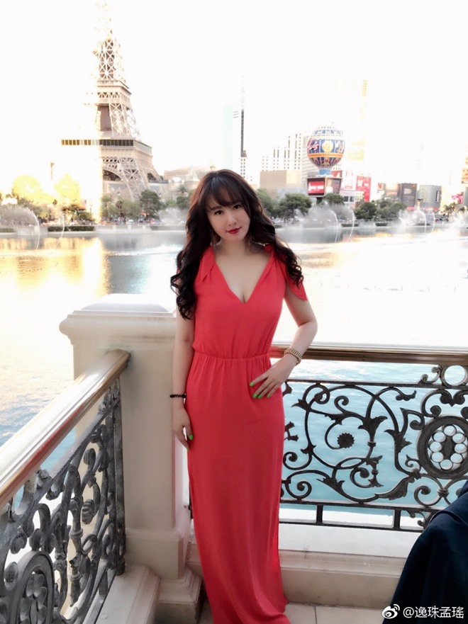 Cuộc sống xa hoa của mỹ nữ được ông trùm phim 18+ cưng nhất - 16