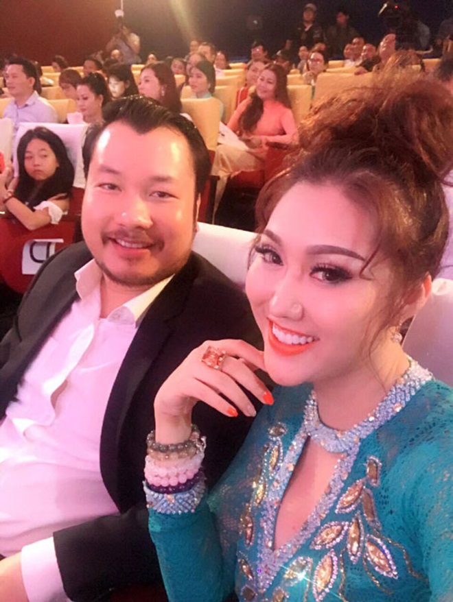 Sự thật về thân thế &#34;đại gia&#34; đang theo đuổi Phi Thanh Vân - 1