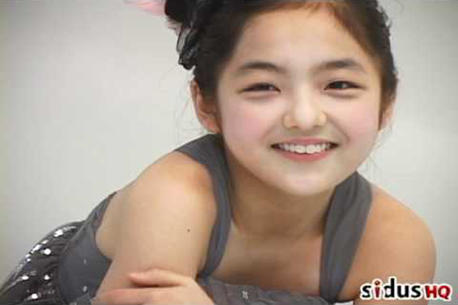 Mỹ nhân 19 tuổi khiến khán giả ngỡ ngàng vì quá sexy - 7