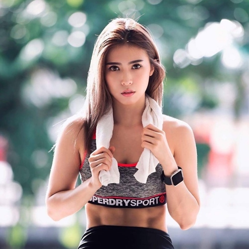 Phát ghen với vòng 2 nổi múi của cô giáo yoga xinh nhất Malaysia Phát ghen với vòng 2 nổi múi của cô giáo yoga xinh nhất Malaysia