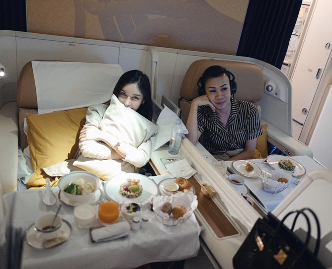 Anh em "sốc lên sốc xuống" khi biết rằng chân dài bốc lửa này từng là con trai - 10