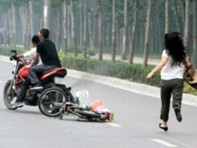 Đôi nam nữ bị cướp táo tợn khi đang tâm sự trên đèo Cù Hin