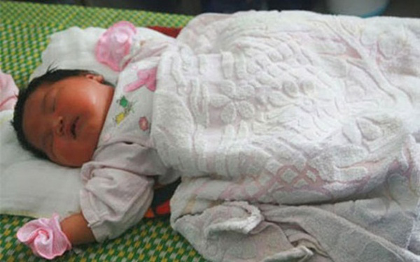 Kinh ngạc trước những em bé vừa chào đời đã có cân nặng “khủng” nhất Việt Nam - 7