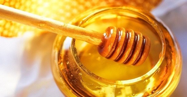 Treo mình giữa vực sâu để tìm loại mật ong
