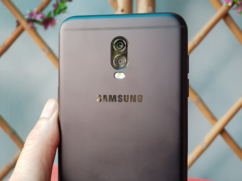 Đánh giá Samsung Galaxy J7+: Thân hình nhỏ, "bảo bối" lớn - 6