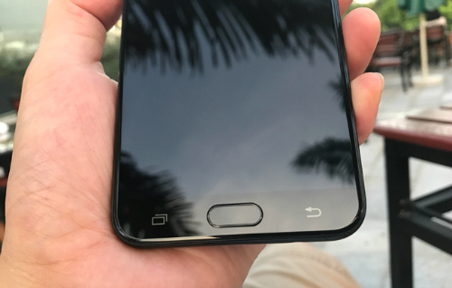 Đánh giá Samsung Galaxy J7+: Thân hình nhỏ, "bảo bối" lớn - 3