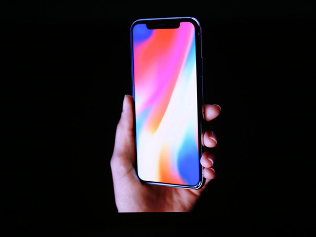 Lô hàng iPhone X đầu tiên xuất xưởng, về Việt Nam giá 50 triệu đồng