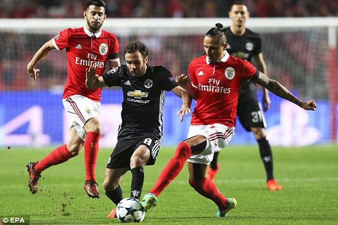 Benfica - MU: Đá phạt tinh quái, khoảnh khắc ngỡ ngàng - 1