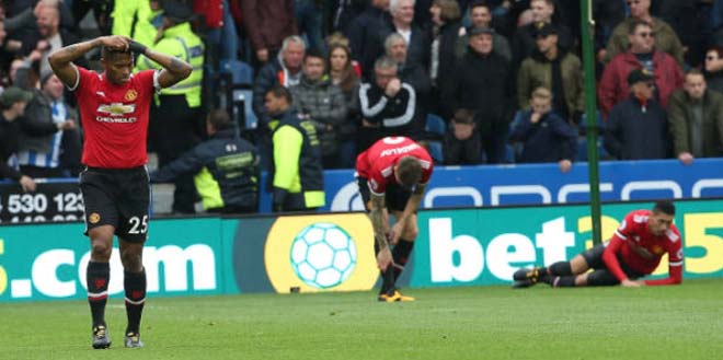 Góc chiến thuật Huddersfield – MU: Cái bóng quá lớn của Pogba - Fellaini - 3