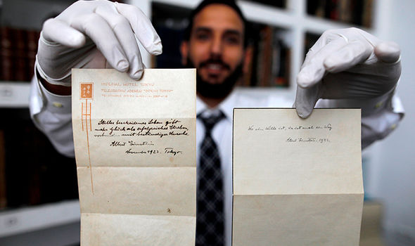 Bản chép tay 95 năm hé lộ bí mật thiên tài Albert Einstein - 2