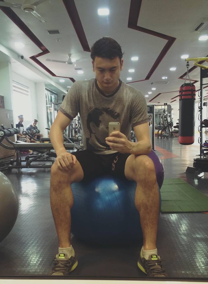 Ngắm cơ bắp cuồn cuộn của thủ môn điển trai nhất Việt Nam - 3