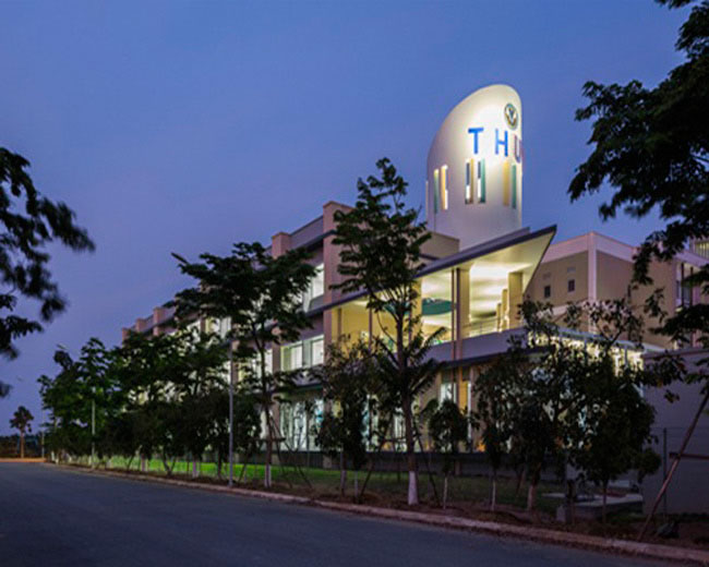 Kiến trúc độc đáo của trường Đại học Nhật Bản tại Việt Nam được ca ngợi - 1