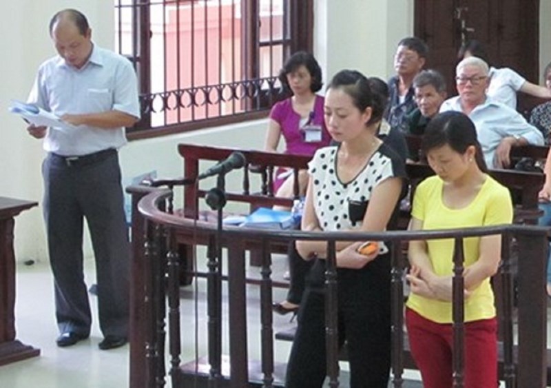 Quỳ gối xin lỗi, 2 cô giáo làm chết trẻ được giảm án Quỳ gối xin lỗi, 2 cô giáo làm chết trẻ được giảm án