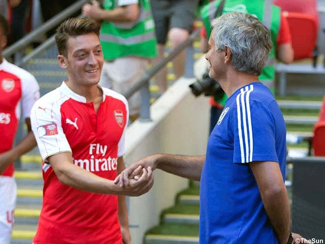 Chuyển nhượng MU: Ozil sắp ký nháy, lương siêu khủng & áo số 10 - 1