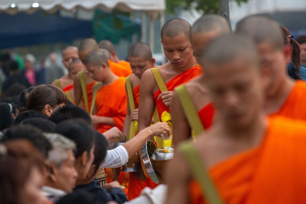 Đừng bao giờ làm những điều này khi du lịch nước Lào - 1