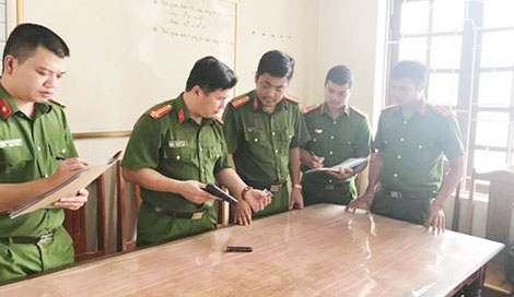 "Cay mũi" với đối thủ kinh doanh, mượn súng, rủ bạn đi dằn mặt đối thủ "Cay mũi" với đối thủ kinh doanh, mượn súng, rủ bạn đi dằn mặt đối thủ