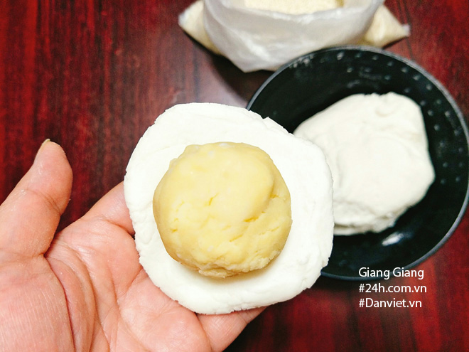 Mùa thu sao có thể thiếu bánh rán lúc lắc tròn xinh, nóng hổi vừa thổi vừa ăn - 12