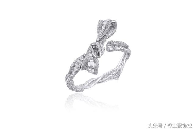 Cưới chồng đại gia, mỹ nhân Tây du ký lại gây xôn xao vì liên tục &#34;khoe của&#34; - 9