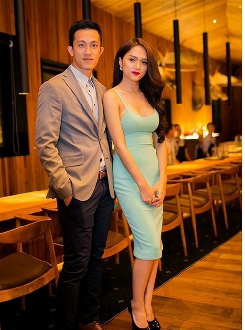 Hương Giang Idol khoe ảnh nựng má, hôn hít trai Tây cực điển trai - 6