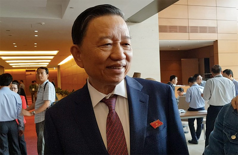 Bộ trưởng Bộ Công an Tô Lâm nói về việc bỏ hộ khẩu Bộ trưởng Bộ Công an Tô Lâm nói về việc bỏ hộ khẩu