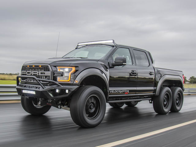 Bán tải Ford F-150 Raptor phiên bản 6 bánh hầm hố Bán tải Ford F-150 Raptor phiên bản 6 bánh hầm hố