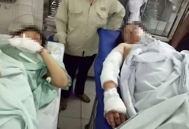 “Nghịch tử” chém mẹ và em gái nhập viện vì… chuyện chia đất “Nghịch tử” chém mẹ và em gái nhập viện vì… chuyện chia đất