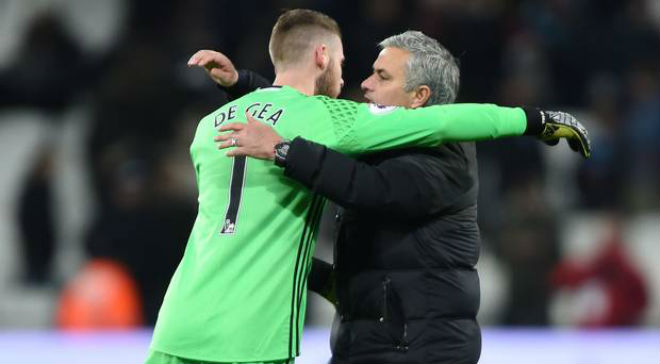 Tin "sét đánh" MU: Mourinho nhả De Gea cho Real, thay bằng "Tiểu Buffon" Tin "sét đánh" MU: Mourinho nhả De Gea cho Real, thay bằng "Tiểu Buffon"