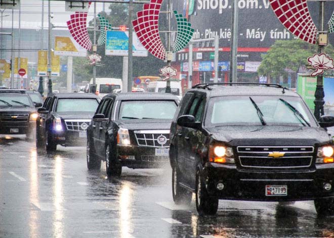 Nóng 24h qua: Siêu xe Cadillac One của Tổng thống Trump lăn bánh ở Đà Nẵng Nóng 24h qua: Siêu xe Cadillac One của Tổng thống Trump lăn bánh ở Đà Nẵng