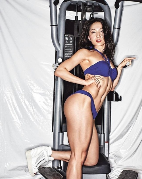 Búp bê cơ bắp Hàn Quốc khiến ối anh sợ vì thân hình tượng đồng - 10