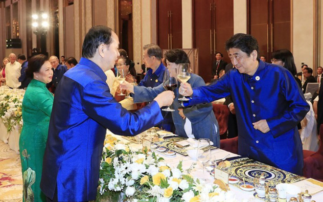 Bí mật về bộ trang phục mà Chủ tịch nước tặng các nhà lãnh đạo APEC - 5