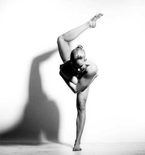 Những hình ảnh tập yoga khỏa thân khiến người xem không dám thở mạnh - 11