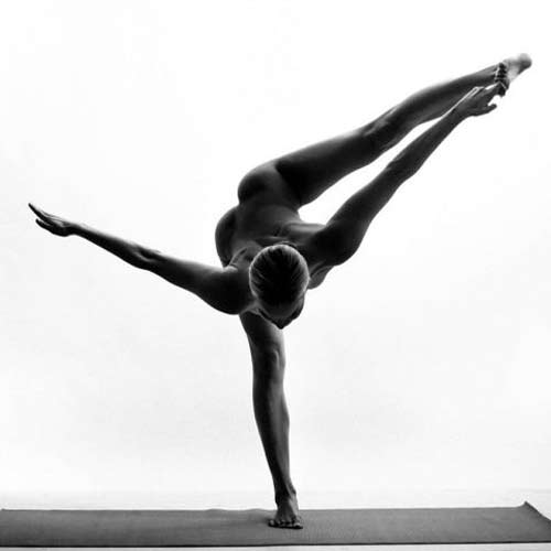 Những hình ảnh tập yoga khỏa thân khiến người xem không dám thở mạnh - 10
