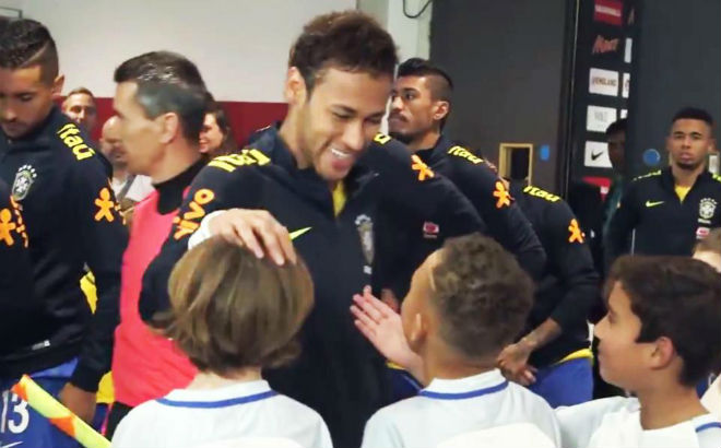Neymar mê tiền, ham quyền lực: “Dìm hàng” MU và Ngoại hạng Anh - 2