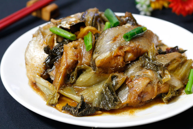 Cá kho dưa chua tóp mỡ đậm đà, béo ngậy vét sạch nồi cơm ngày gió lạnh - 9