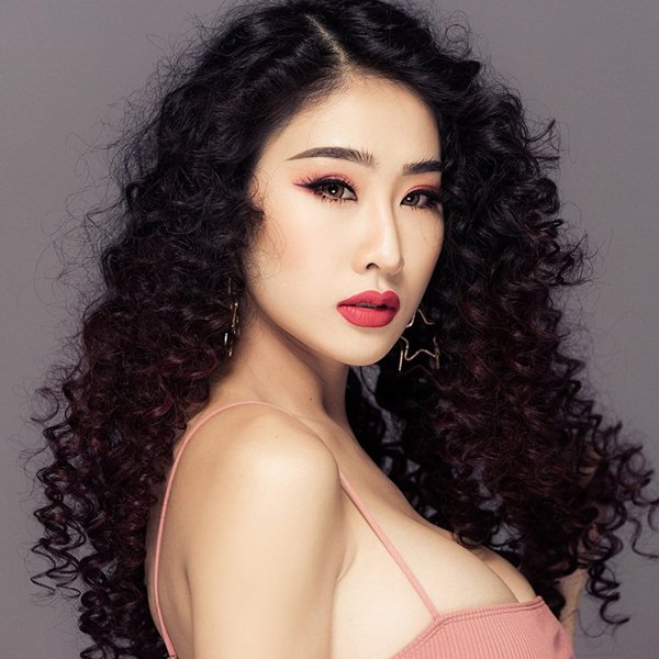 DJ Oxy: "Tôi dưỡng nở ngực từ thuở 16" - 2