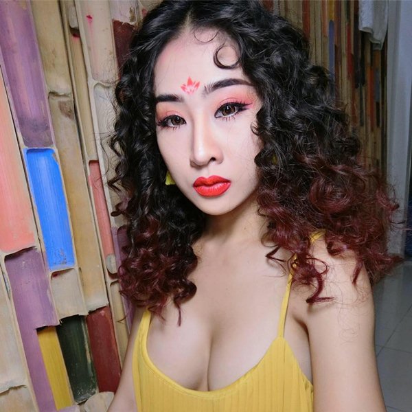 DJ Oxy: "Tôi dưỡng nở ngực từ thuở 16" - 5