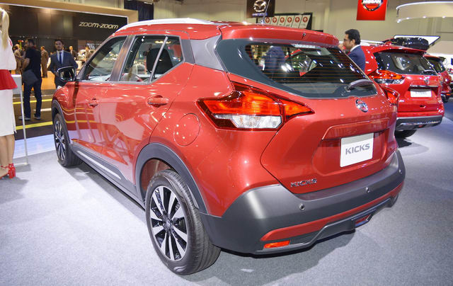 Nissan Kicks giá 364 triệu đồng: Đối thủ Ford EcoSport - 2