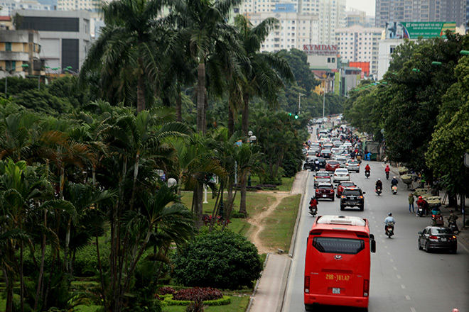 Ngắm con đường đẹp nhất Việt Nam trước ngày bị xén thảm cỏ - 10