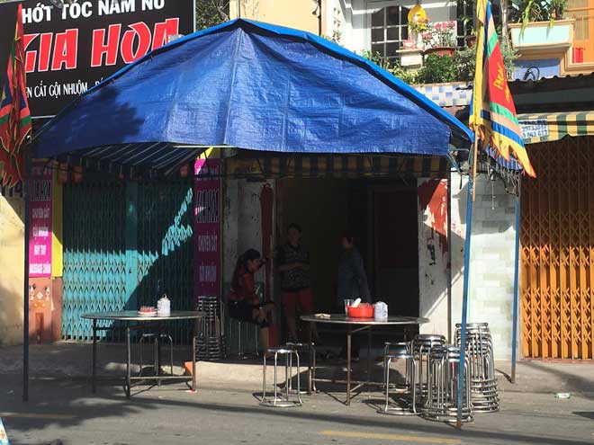 Vụ bé 6 tuổi bị sát hại: Người thân khóc gào trong đau đớn Vụ bé 6 tuổi bị sát hại: Người thân khóc gào trong đau đớn