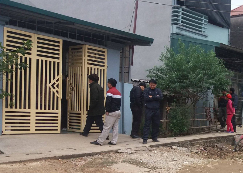 Thông tin sốc vụ phát hiện bé gái 20 ngày tuổi ở bãi rác Thông tin sốc vụ phát hiện bé gái 20 ngày tuổi ở bãi rác
