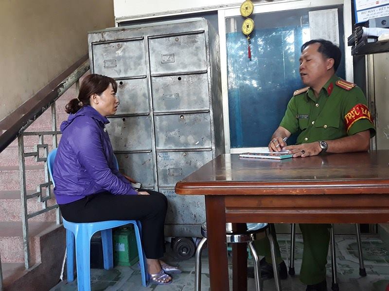 Hai bảo mẫu vụ đánh trẻ bằng dao trình diện công an Hai bảo mẫu vụ đánh trẻ bằng dao trình diện công an