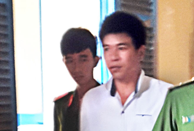 Quả đắng cho nam thanh niên yêu bé gái con ông chủ Quả đắng cho nam thanh niên yêu bé gái con ông chủ