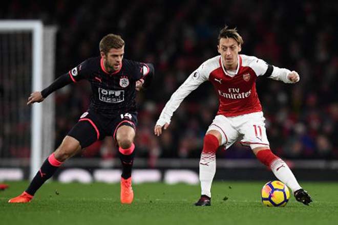 Arsenal - Huddersfield: Tưng bừng đại tiệc, ngôi sao chói sáng Arsenal - Huddersfield: Tưng bừng đại tiệc, ngôi sao chói sáng
